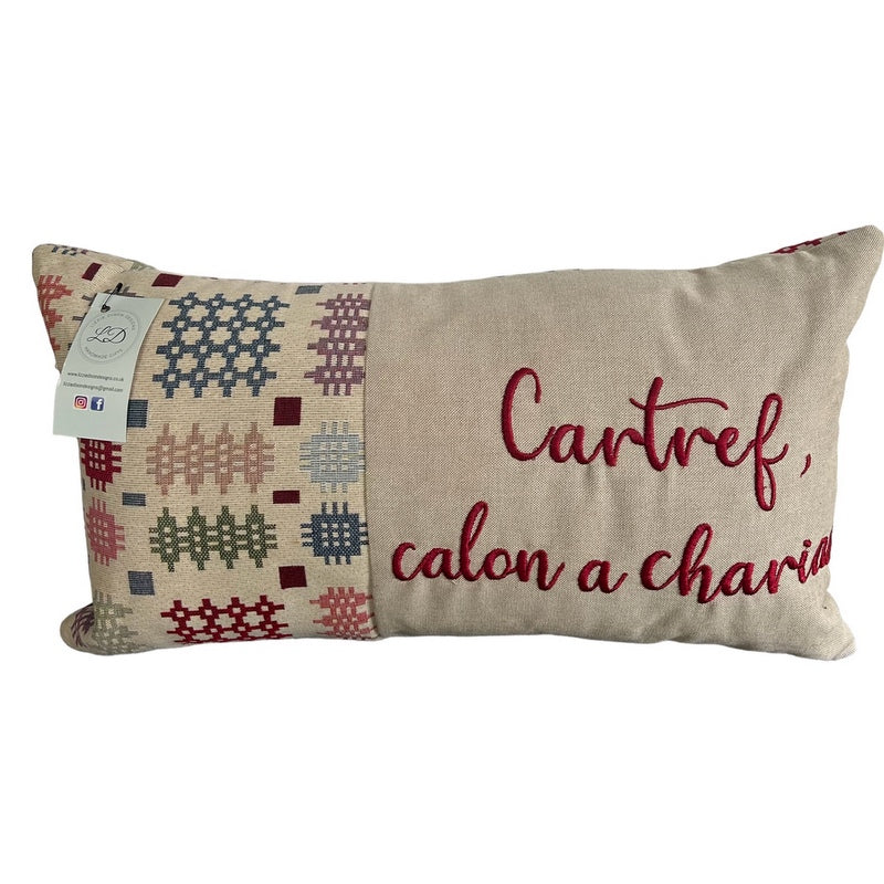 Cartref Calon a Chariad Cushion